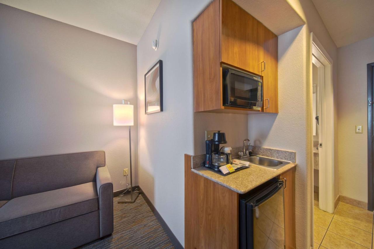 Отель Wingate By Wyndham Houston Bush Intercontinental Airport Aldine Экстерьер фото
