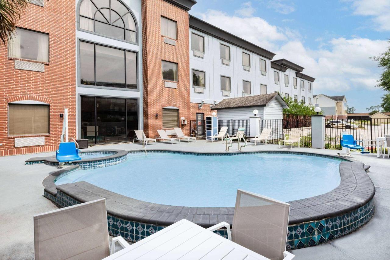 Отель Wingate By Wyndham Houston Bush Intercontinental Airport Aldine Экстерьер фото