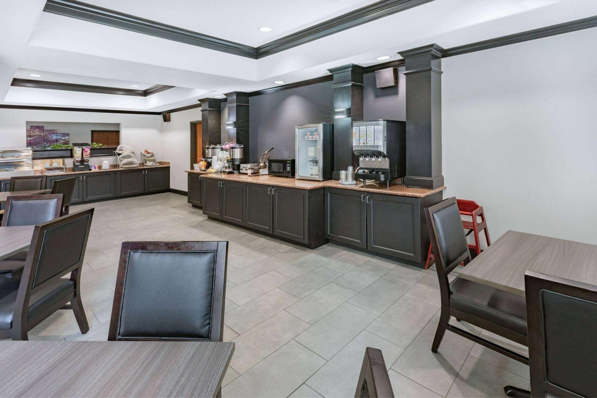 Отель Wingate By Wyndham Houston Bush Intercontinental Airport Aldine Экстерьер фото